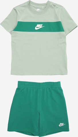Nike Sportswear Set in Grün: Vorderseite