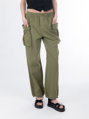 Influencer Wide leg Cargobyxa 'Drawstring' i grön: framsida