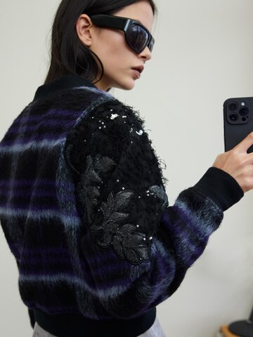 Desigual Преходно яке в черно