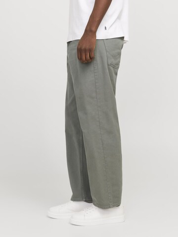 JACK & JONES Regular Trousers in Green