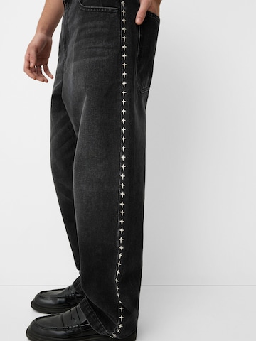 BershkaLoosefit Traperice - crna boja