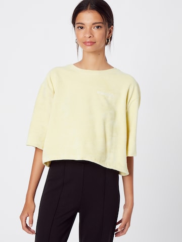 T-shirt WEARKND en jaune : devant