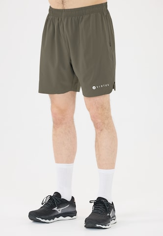 Virtus Regular Sportbroek 'Spier' in Groen: voorkant