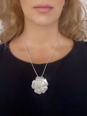 Gloria Mago - Cadena 'Camellia' en plata: frente
