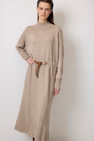 Touche Prive Kleid in Beige
