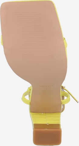 Simmi London - Sandalias con hebilla 'GEORGIE' en amarillo