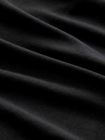Next Top in Black