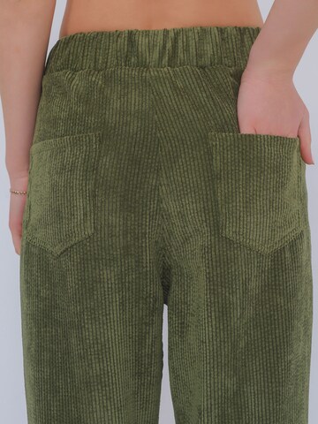 FRESHLIONS Loose fit Pleat-Front Pants 'Selma' in Green