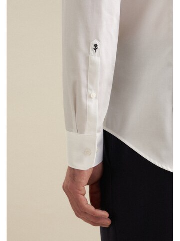 Coupe slim Chemise business 'Smart Classic' SEIDENSTICKER en blanc