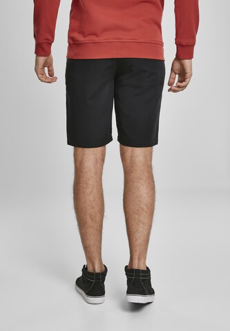 Urban Classics Regular Shorts in Schwarz
