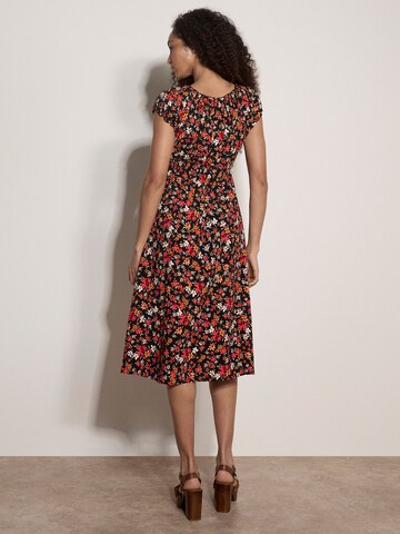 Apricot Dress in Black