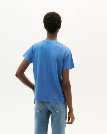 Thinking MU - Camiseta 'Clavel' en azul