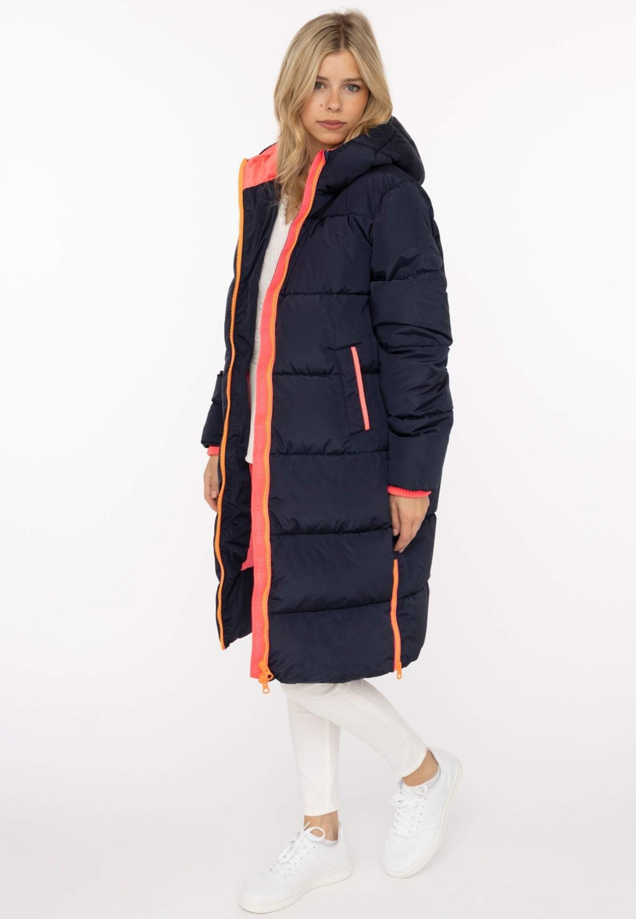 Zwillingsherz Winter coat in Blue: front