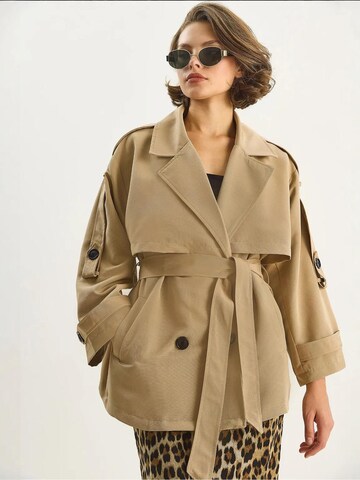 Cappotto di mezza stagione di Bianco Lucci in beige