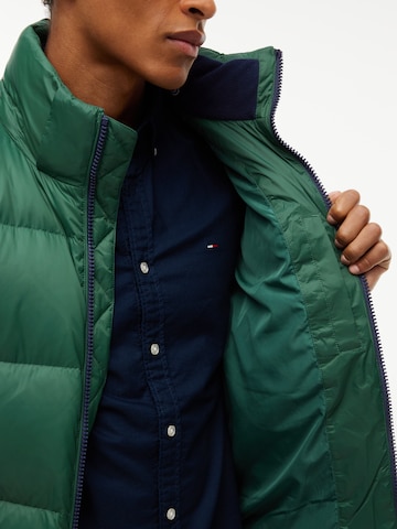 Tommy Jeans Χειμερινό μπουφάν 'ESSENTIAL' σε πράσινο