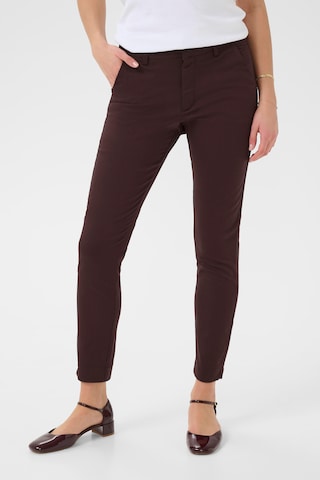 Kaffe - Slimfit Pantalón chino 'KALea' en marrón: frente