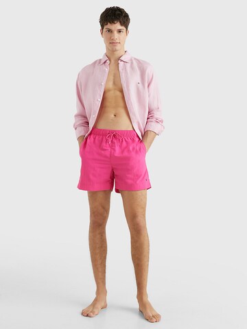 TOMMY HILFIGER Badeshorts in Pink