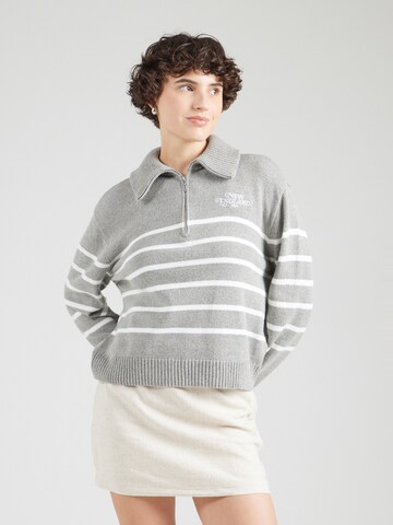 Pull-over HOLLISTER en gris : devant