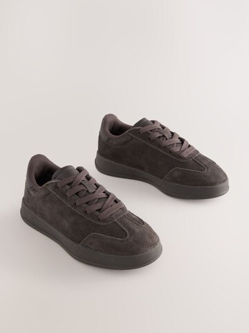 Next Sneaker in Braun