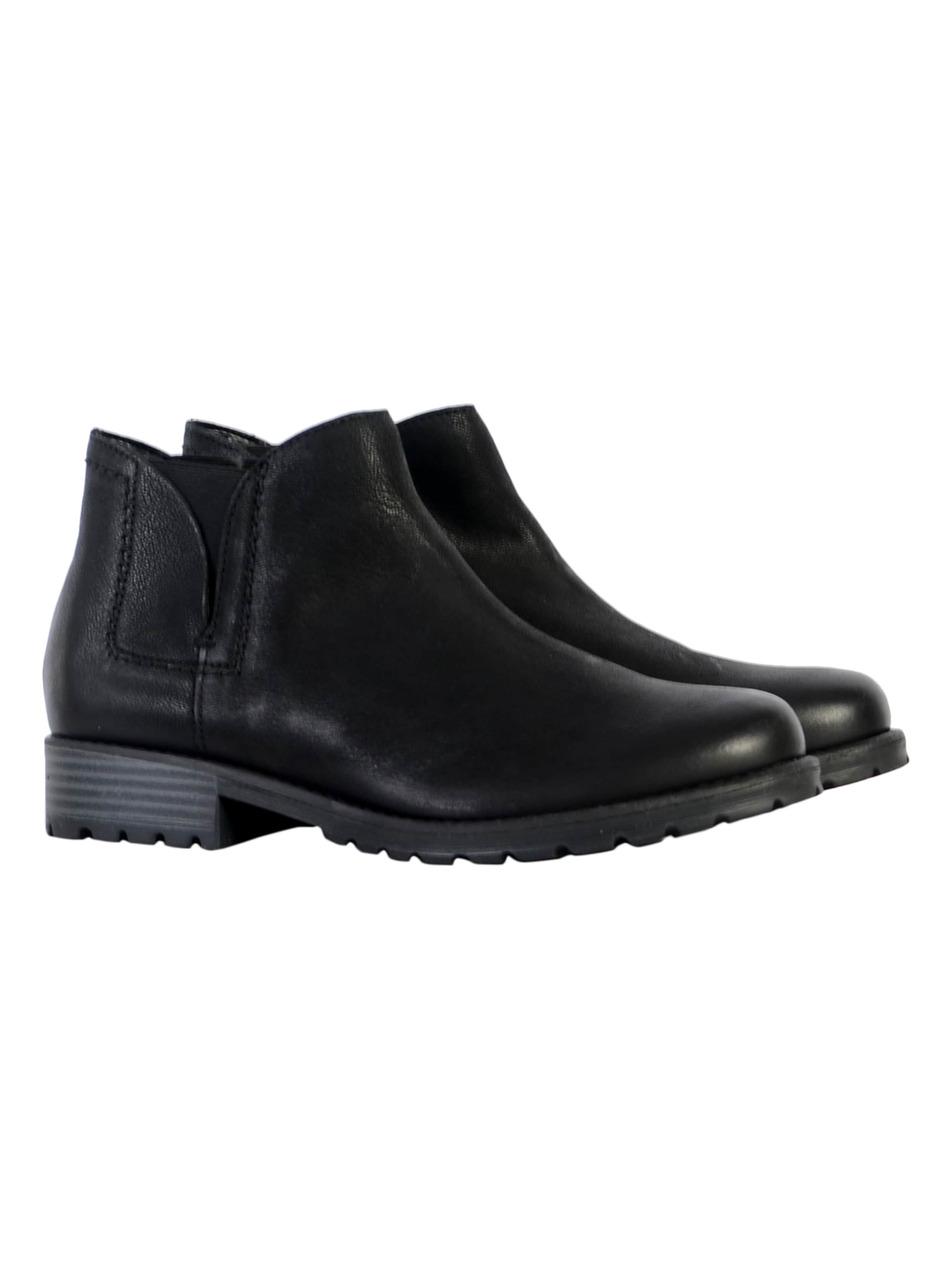 CLARKS Ankle Boots in Schwarz