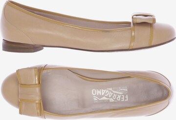 Salvatore Ferragamo Ballerina 37,5 in Beige: predná strana