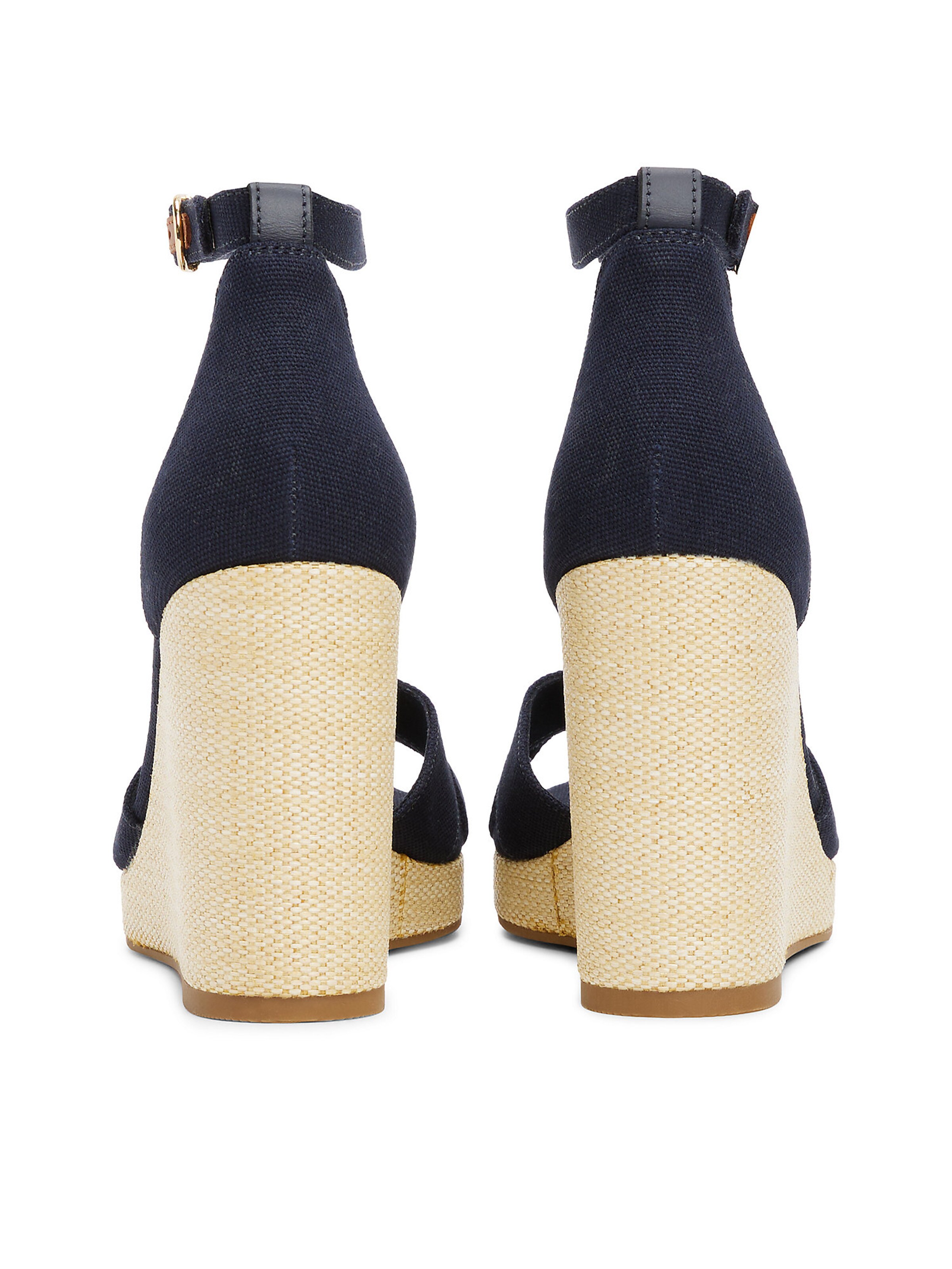 TOMMY HILFIGER Sandaal in Blauw