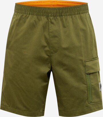 Regular Pantalon Nike Sportswear en vert : devant