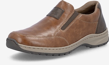 Chaussure basse Rieker en marron : devant