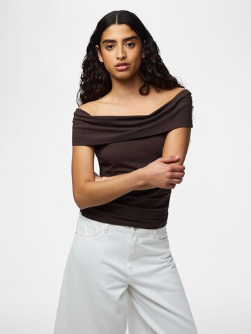PIECES Top 'PCGeorgina' in Braun