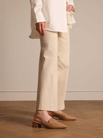 MANFIELD Slingback Pumps in Beige: front