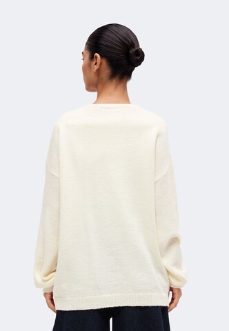 Pullover extra large 'Alexis' di ABOUT YOU in beige
