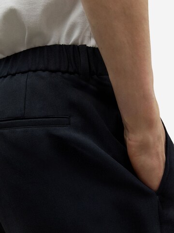 Adolfo Dominguez Regular Pleat-front trousers in Black