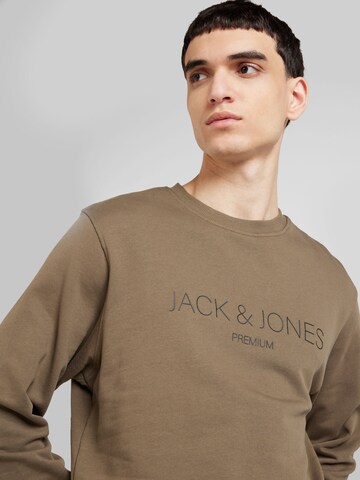 JACK & JONES Sweatshirt 'JPRBLAJARED' in Braun
