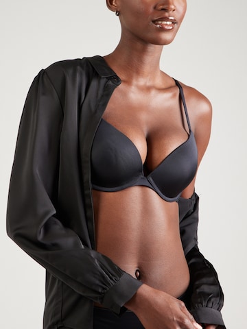 Hunkemöller T-shirt Bra 'Angie' in Black: front