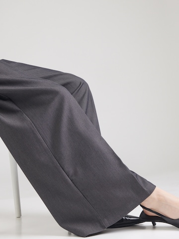 Wide Leg Pantalon à pince Monki en gris