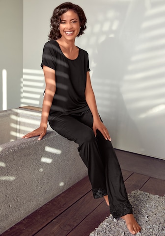 LASCANA Pyjamahose in Schwarz: Vorderseite