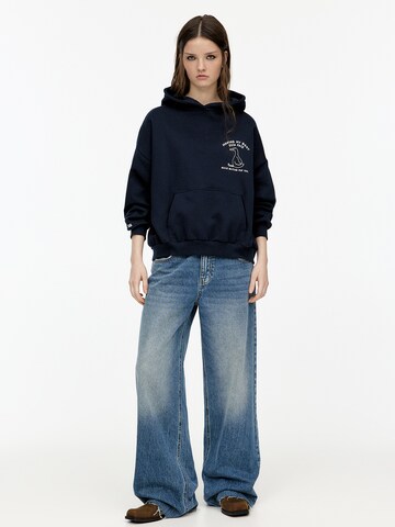 Sweat-shirt 'DUCK' Pull&Bear en bleu