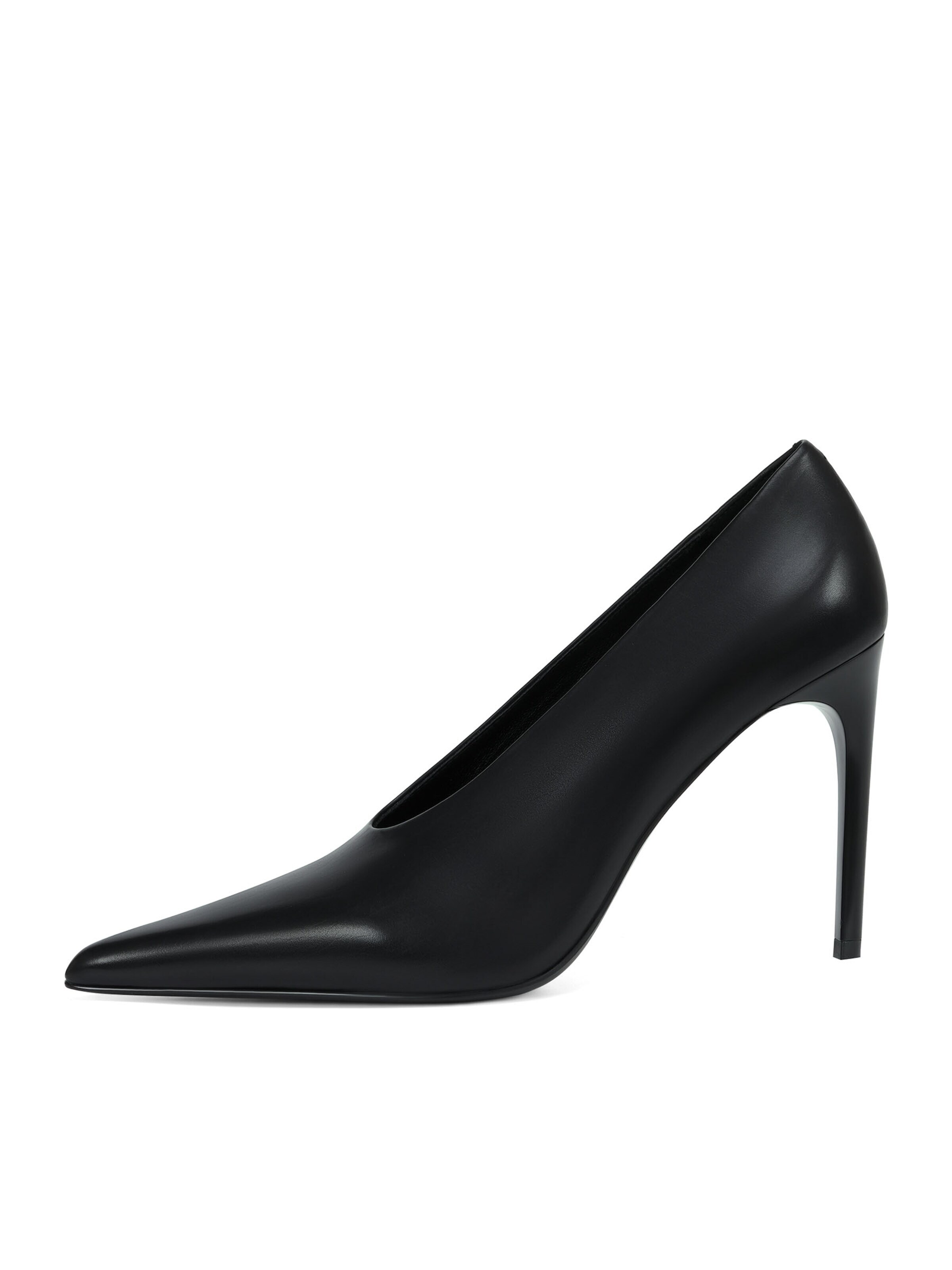 Potamy Pumps in Black: front
