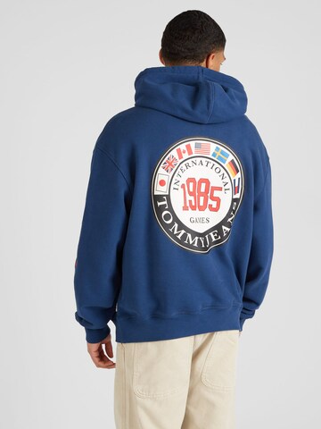 Tommy Jeans Sweatshirt 'ARCHIVE GAMES' i blå