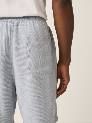 Next Regular Shorts in Blau