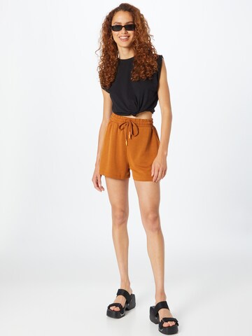Regular Pantalon Koton en marron