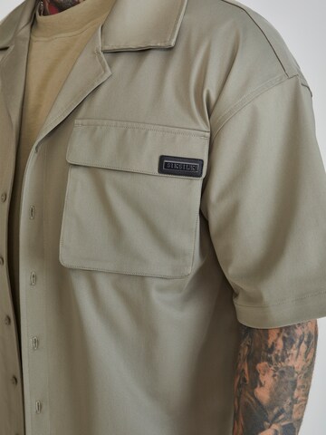 SikSilk Comfort fit Button Up Shirt in Green