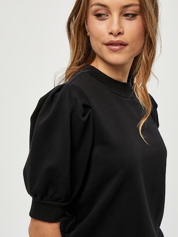 Sweat-shirt 'Mika' minus en noir