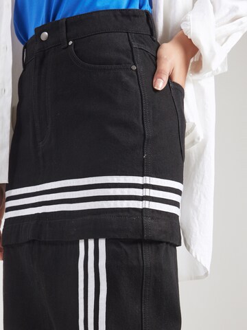 ADIDAS ORIGINALS Kjol i svart