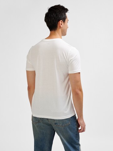 Hummel Shirt 'GRAPHIC TRIPLE' in Wit