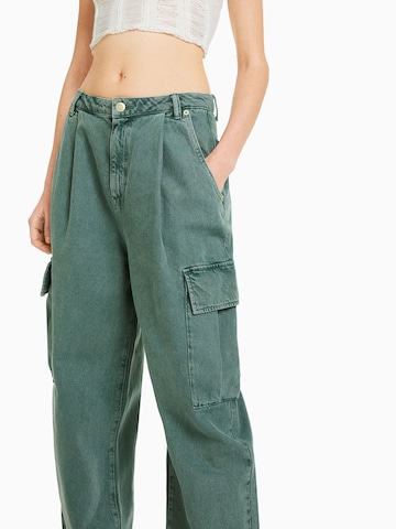 Bershka Wide leg Cargo jeans in Green