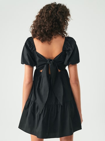 St MRLO Καλοκαιρινό φόρεμα 'BRODI' σε μαύρο
