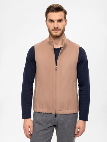 Gilet di Antioch in beige: frontale