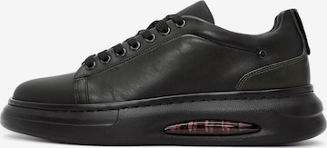 Baskets basses Derimod en noir : devant