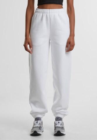 Urban Classics Конический (Tapered) Штаны в Белый: спереди